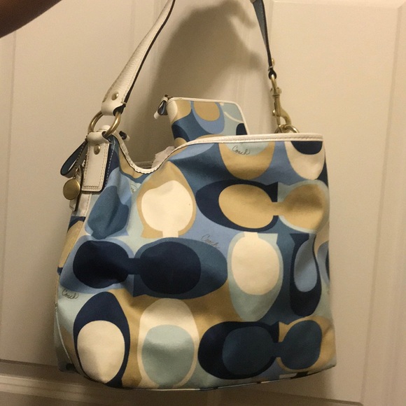 Shoes- Mild Condition Size 9 Purse/Wallet- New - Picture 8 of 8